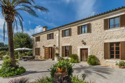 Image de Cadell Gran - Sept Chambres Villa, Couchages 14