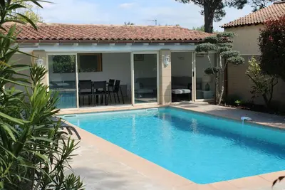 Image de Jolie maison tout confort avec piscine poolhouse