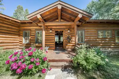 Rustic Elegance, Quiet, 20 min from Town or Teton Village. Sleeps 9