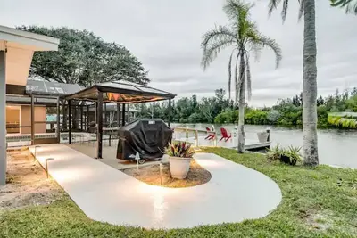 Image de Manatee Key- Riverfront Pool /Dock close to Beach
