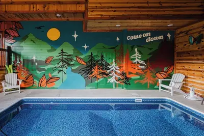 Image de Lux & Large Indoor Pool Cabin Over the Smokies, Theater, Game Rm, Hot Tub!