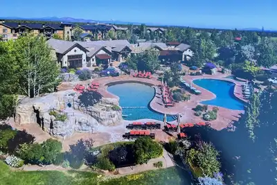 Image de Magnificent luxury golf resort outside of Bend, Oregon