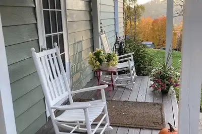 Image de Newly remodeled modern farmhouse in a country setting. Quiet with views