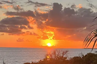 Beautiful home in Pigeon Cay 100 steps away from the Caribbean!