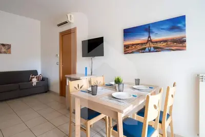 Holiday Rendez Vous 14 - Ground apartment with balcony and side sea view