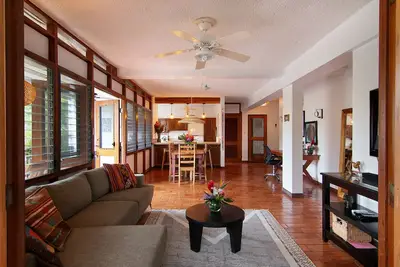 Image de Incredible location, well appointed condo! Walk to all, magical sunsets