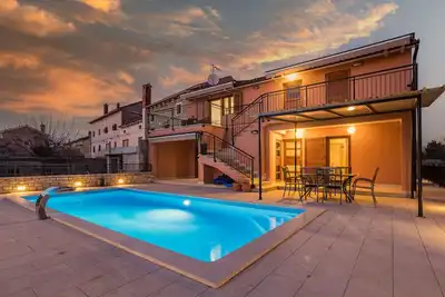 Image de Villa Ana in Central Istria for 12 persons with private heated saltwater Pool