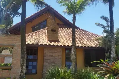Image de Casa da Vila, surrounded by nature, faces Rio Vermelho at the beach address! !