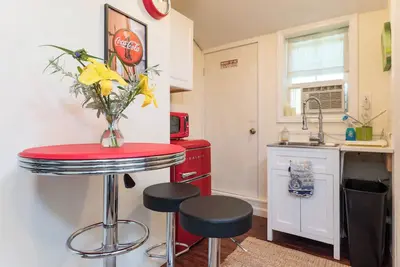 Image de ✨Private Studio w/ Loft Center Historic Carlisle✨