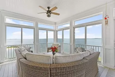 Image de 37004 Sandpiper Rd. - Waterfront, Private Beach and a Boat Slip! All included!
