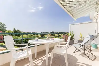 Image de 3* A Pied : 5mn du golf, de la mer et des commerces. Tout peut se faire à pied