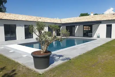Villa avec piscine à proximité du Lac d'Hourtin
