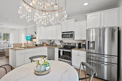 Image de West End 30a Cottage- Near Gulf Place & Beaches/Dog Friendly/Golf Cart Rental