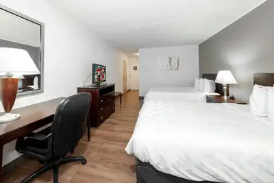 Image de Close To The Heart of Staten Island! Free Parking and Pet-friendly Property!