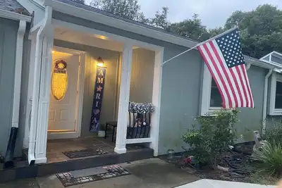 Image de The Geode, Cheerful, serene Jewelry box, 4 br, 2. 5 bath, breathtaking views