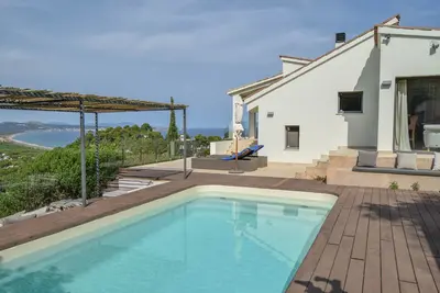 Image de Family holidays in a bright and airy villa with extensive sea views and pool.