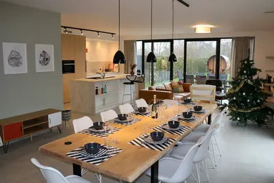 Image de Modern home with Jacuzzi, barrel sauna and relaxation area for young and old.
