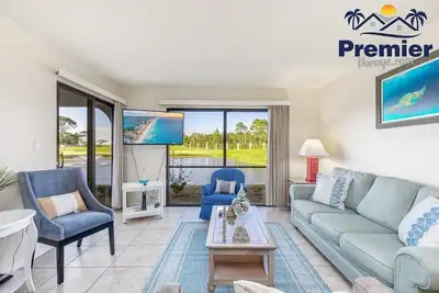 Image de Sandy Toes, Salty Kisses: Your Perfect Beach Vacay