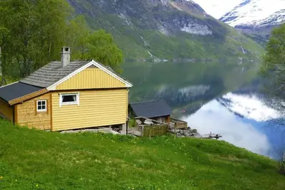 Image de Maison de vacances pour 3 a Stryn-By Traum