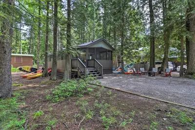 Image de West Glacier Bear Cabin In Glacier National Park