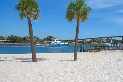 Image de Game Room, Beach, Pool & Fun