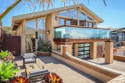 Image de 3809 Sea Foam Oasis - One Block to Miles of Beach