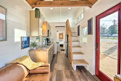 Image de Shared Dock & Lake Access: Daingerfield Tiny Home