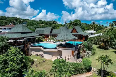 Image de Award Winning Balinese Ocean Front Luxury Villa, Ohana Villa, Tobago, Wi