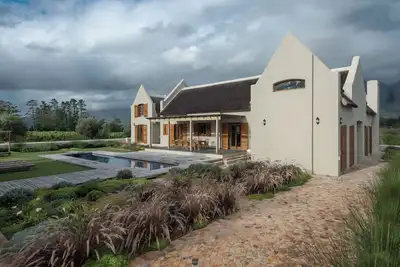 Image de Villa in the vineyards. Close to Somerset West Cape Town. Great for families!