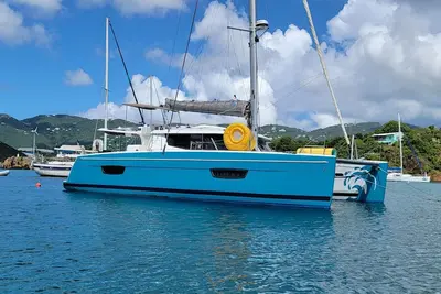 Image de 44-foot Luxury Catamaran \"SeAtitudes\" at Grande Anse Beach in Grenada.