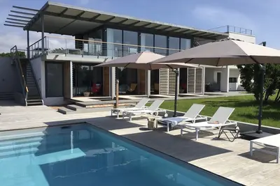 Image de Pinarellove | Plage 400m | Piscine | Superbe villa d’Architecte à Pinarello