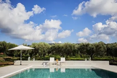 Image de Villa Il Gallo Fino of Capo Vaticano. Villa with pool surrounded by 500 olive trees!