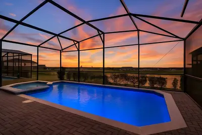 Image de Elegant 7br Resort Home w/ Private Pool, Relaxing Jacuzzi & Fun Game Room