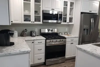 Image de Comfy Cottage in the Middle of Everything!