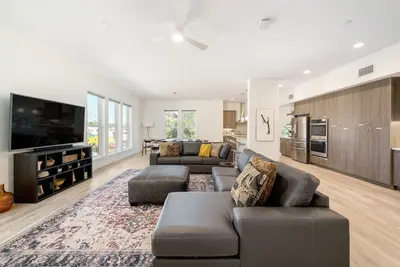 Image de Brand New Luxury Loft- Downtown Atascadero