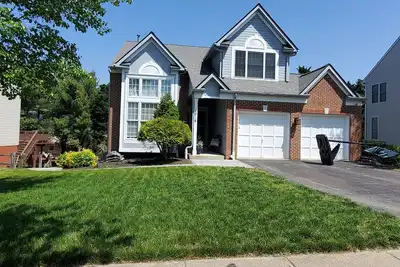 Image de Retreat on Sage Brush Court (Basement Suite w/private entrance)