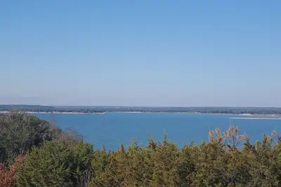 Image de 1 acre home on Lake Whitney w/ amazing views & trail to the lake. . . Relaxation! !