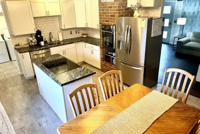 Image de Red Barn Retreat: Relaxing 3br w/ Game Room Near Miami U