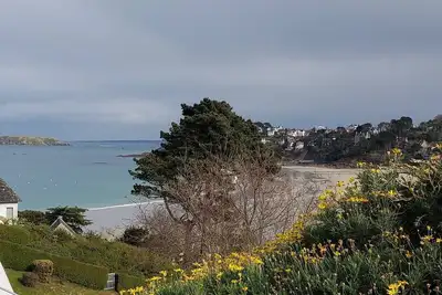 Appartement avec balcon Vue Mer plage de Trestraou à Perros-Guirec