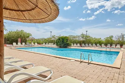 Image de Cosy Appartement | 5 Minutes de la Plage