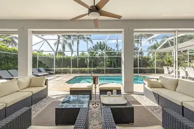 Image de Beach Walk Villa: Salt Pool & Steps to Mercato Dining!