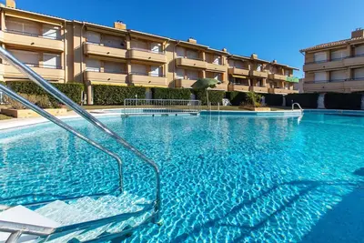 Image de Joli appartement pour 4 personnes avec piscine, Wifi, climatisation, Tv et terrasse