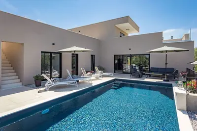 Image de Maison de vacances privée avec piscine privée, Wifi, climatisation, Tv, terrasse, vue panoramique