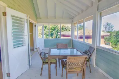 Endless summer house perfect location  infront of  largest Resort of West Bay.