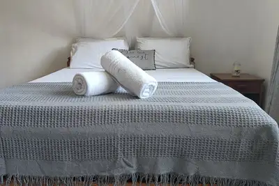 Image de Dar Es Salaam Modern House near Beach with WiFi and bath tub