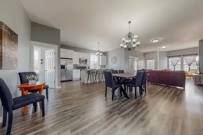 Image de Spread out - Renovated 5br+Loft, Sleeps 12+