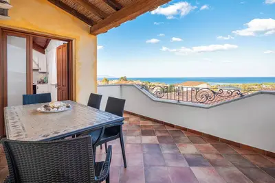 Image de Appartement Zeus avec vue sur la mer, balcons, terrasse et climatisation.