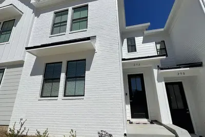 Image de Perfect Game Day/Grad Condo - Desirable Oxford Commons mins to Square & Ole Miss