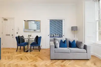 Image de Luxury renovated 1 bed Nr St James - Super Central