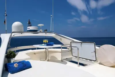 Image de Santorini yacht - Yacht in Santorini - Ferretti 55 by Fantasia Villas